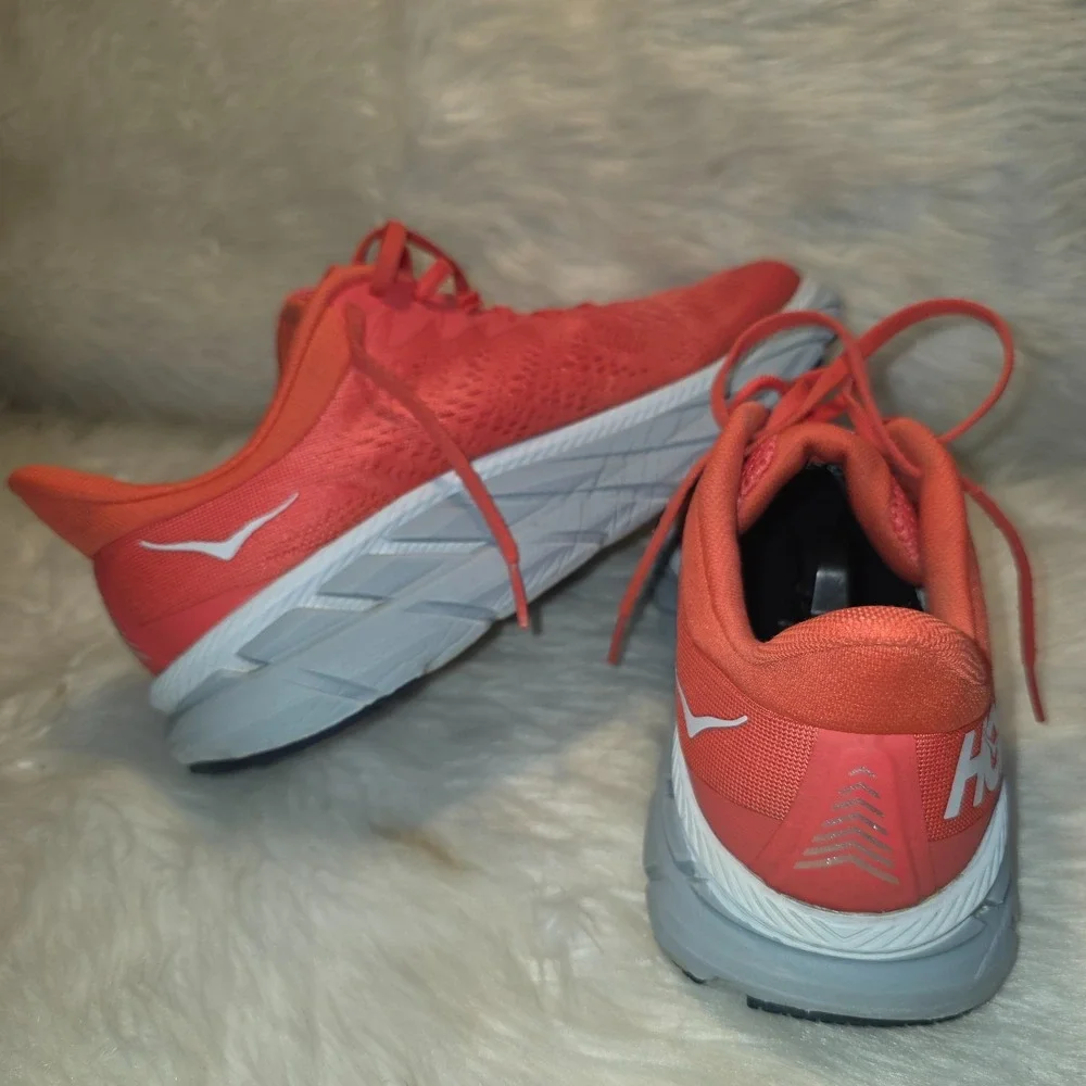 Size 9.5 - Hoka One One HOKA Clifton 7 Hot Coral W